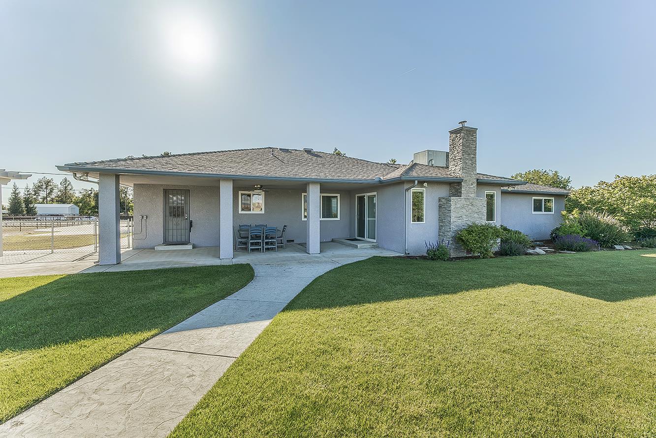 5478 Poinsetta Ave, Clovis, CA 93619