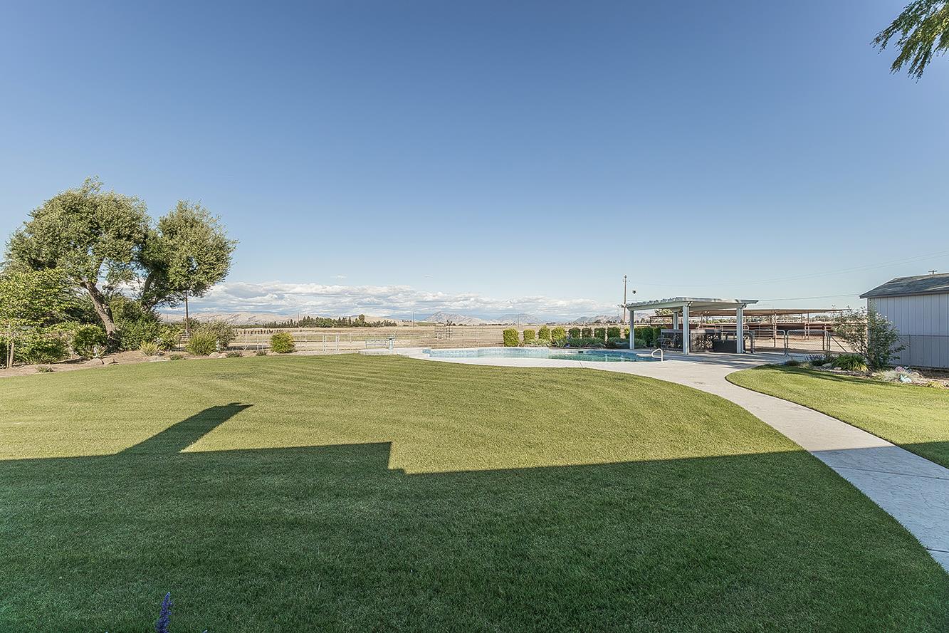 5478 Poinsetta Ave, Clovis, CA 93619