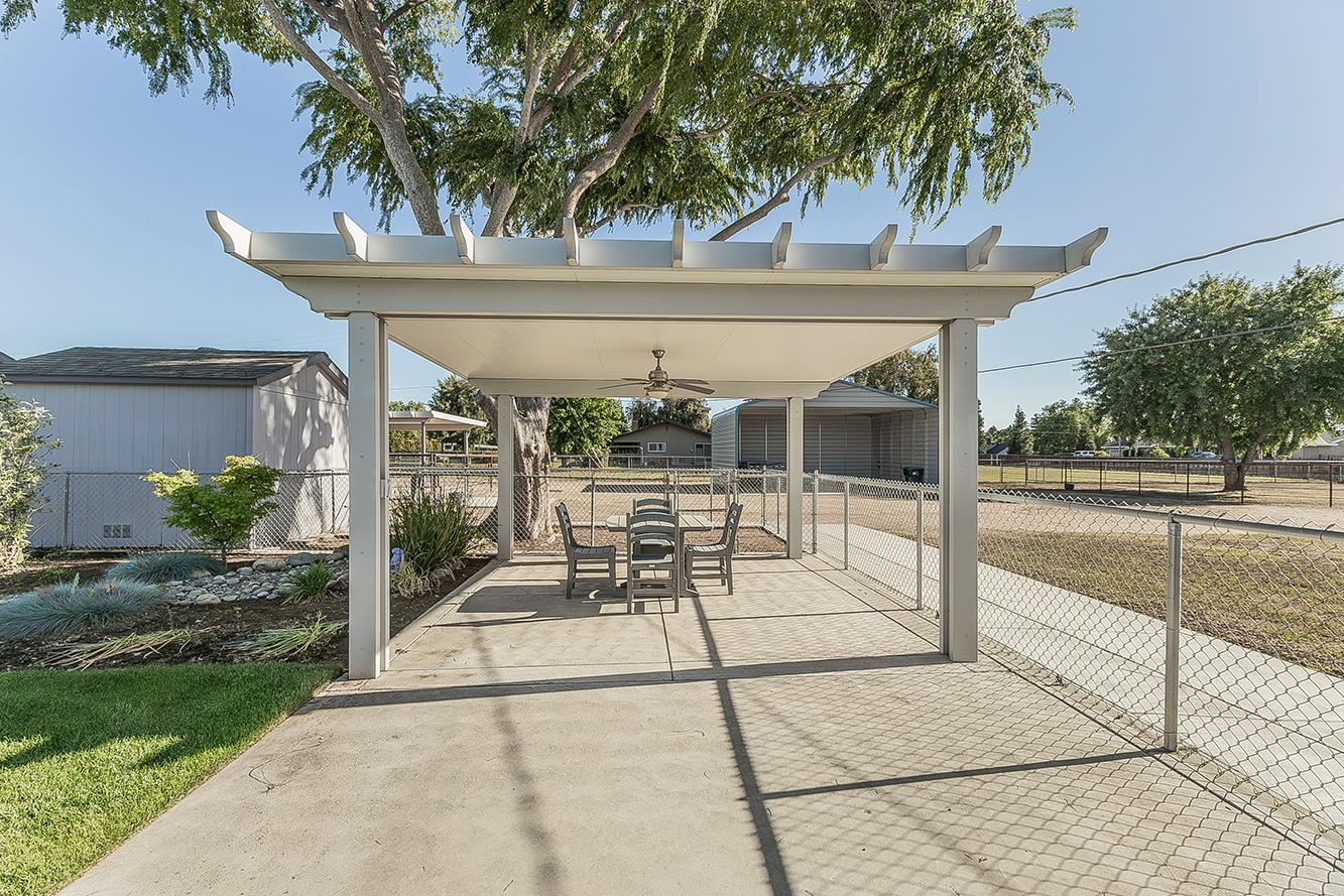 5478 Poinsetta Ave, Clovis, CA 93619
