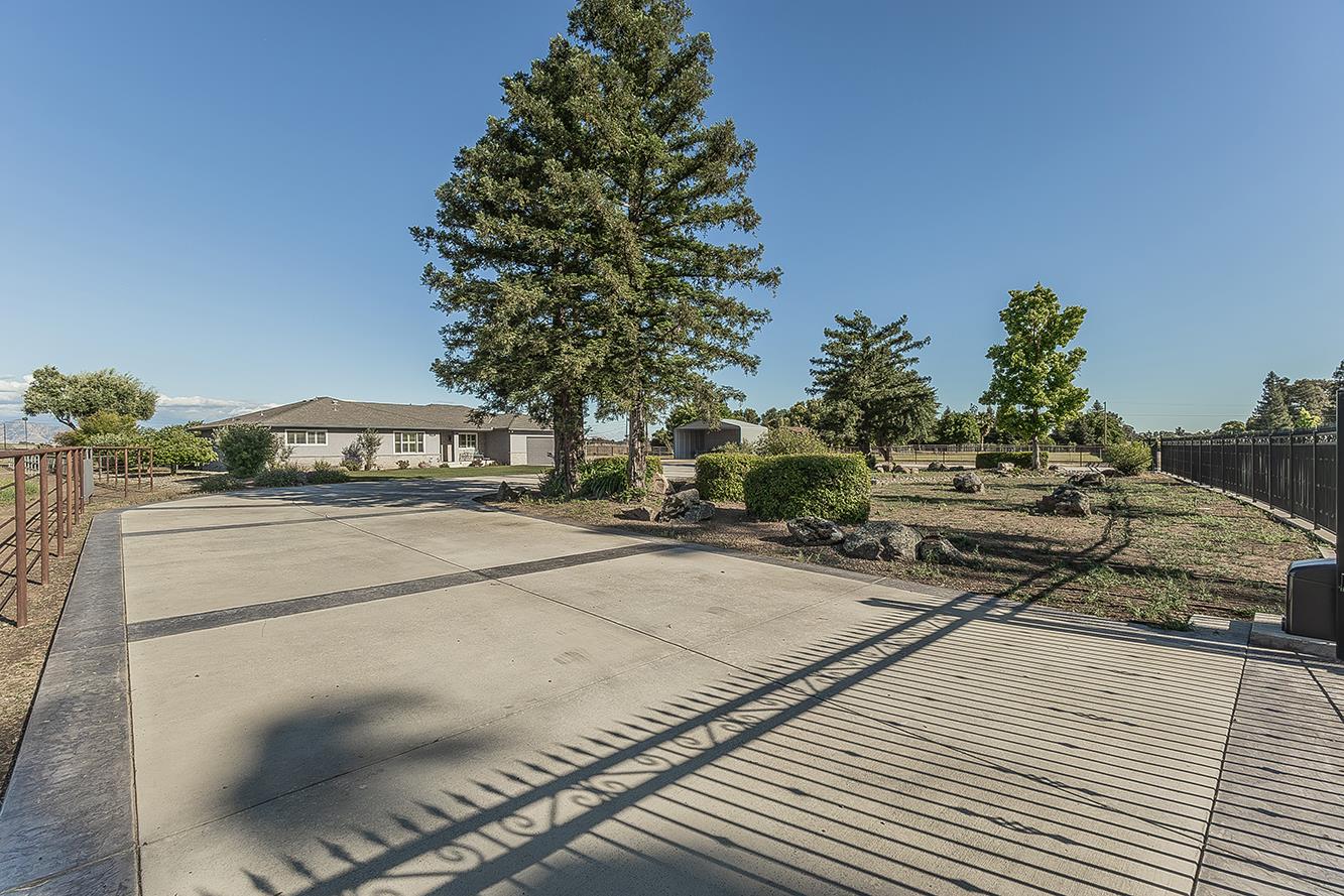 5478 Poinsetta Ave, Clovis, CA 93619