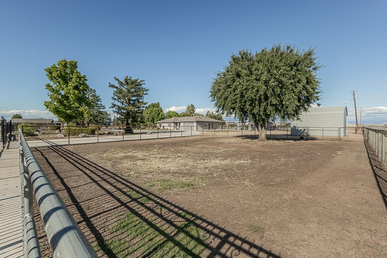 5478 Poinsetta Ave, Clovis, CA 93619