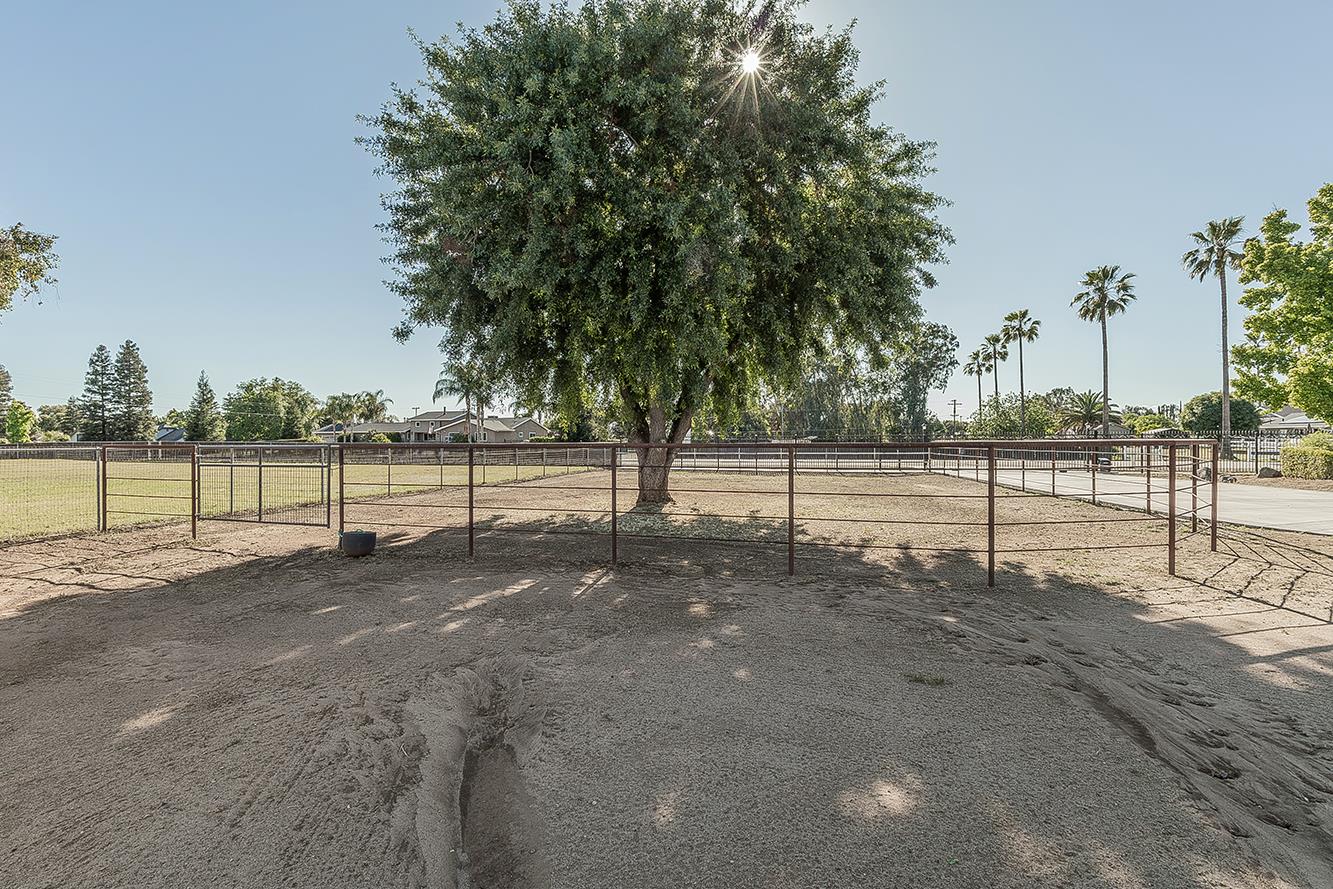 5478 Poinsetta Ave, Clovis, CA 93619