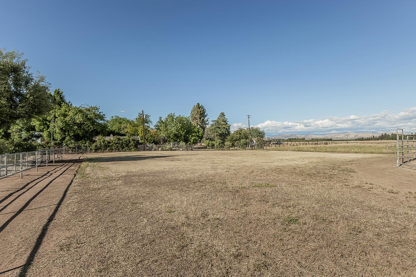 5478 Poinsetta Ave, Clovis, CA 93619