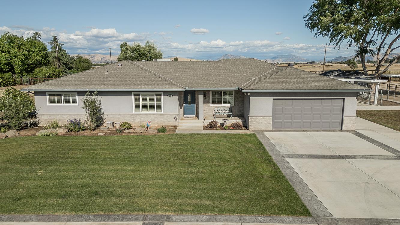 5478 Poinsetta Ave, Clovis, CA 93619