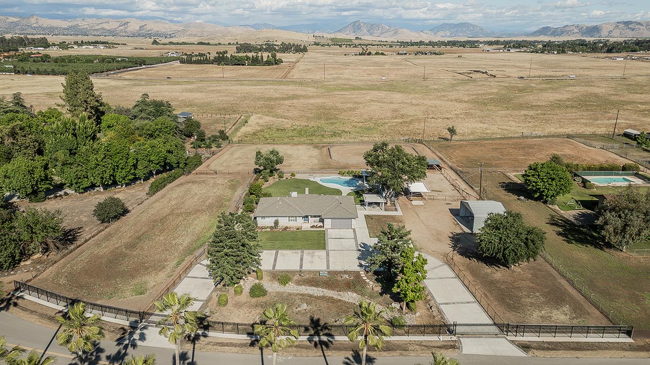 5478 Poinsetta Ave, Clovis, CA 93619