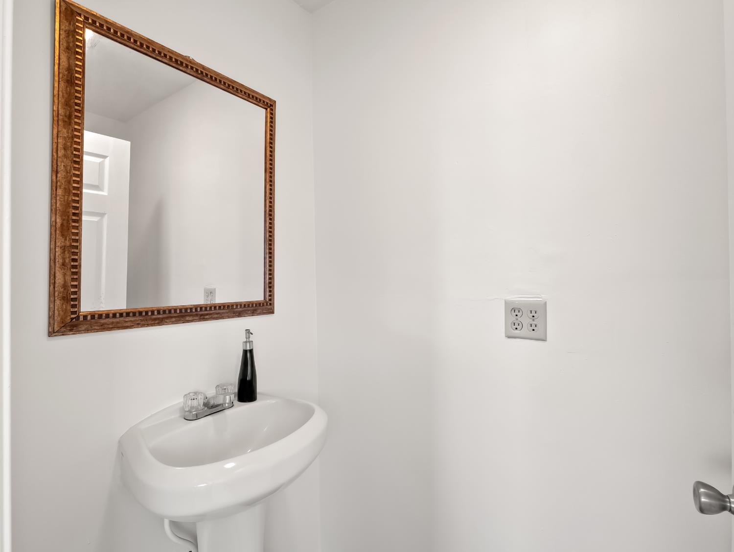 2455 Trevor Ct, Madera, CA 93637