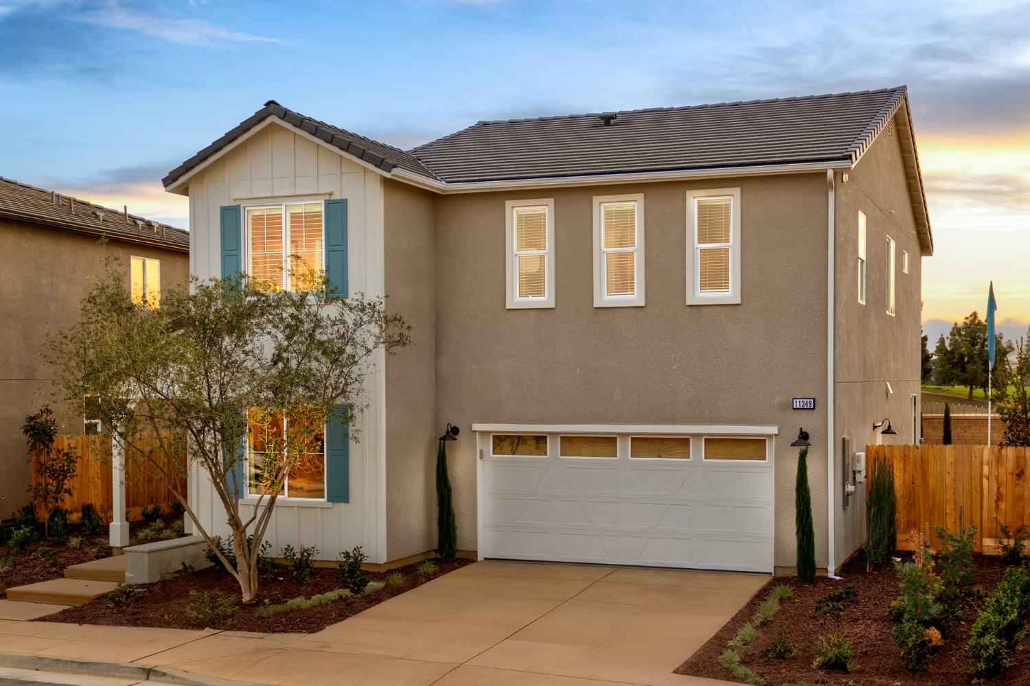 2922 E Tramonto Dr, Fresno, CA 93730