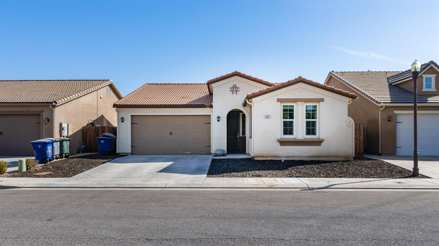 3571 Encino, Clovis, CA 93619