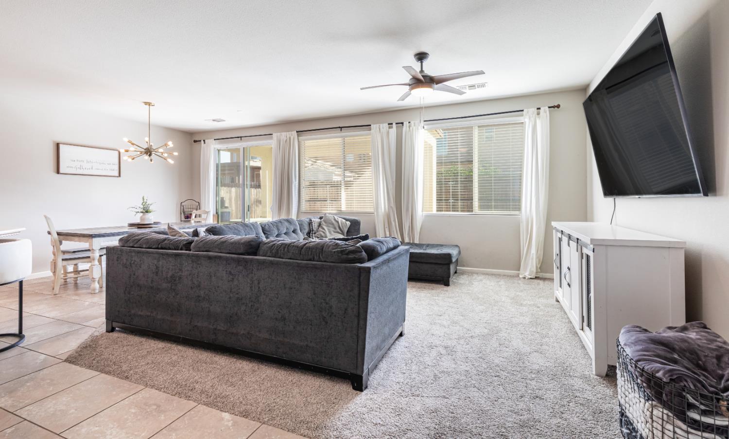3571 Encino, Clovis, CA 93619