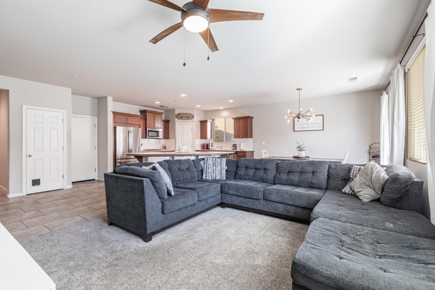 3571 Encino, Clovis, CA 93619