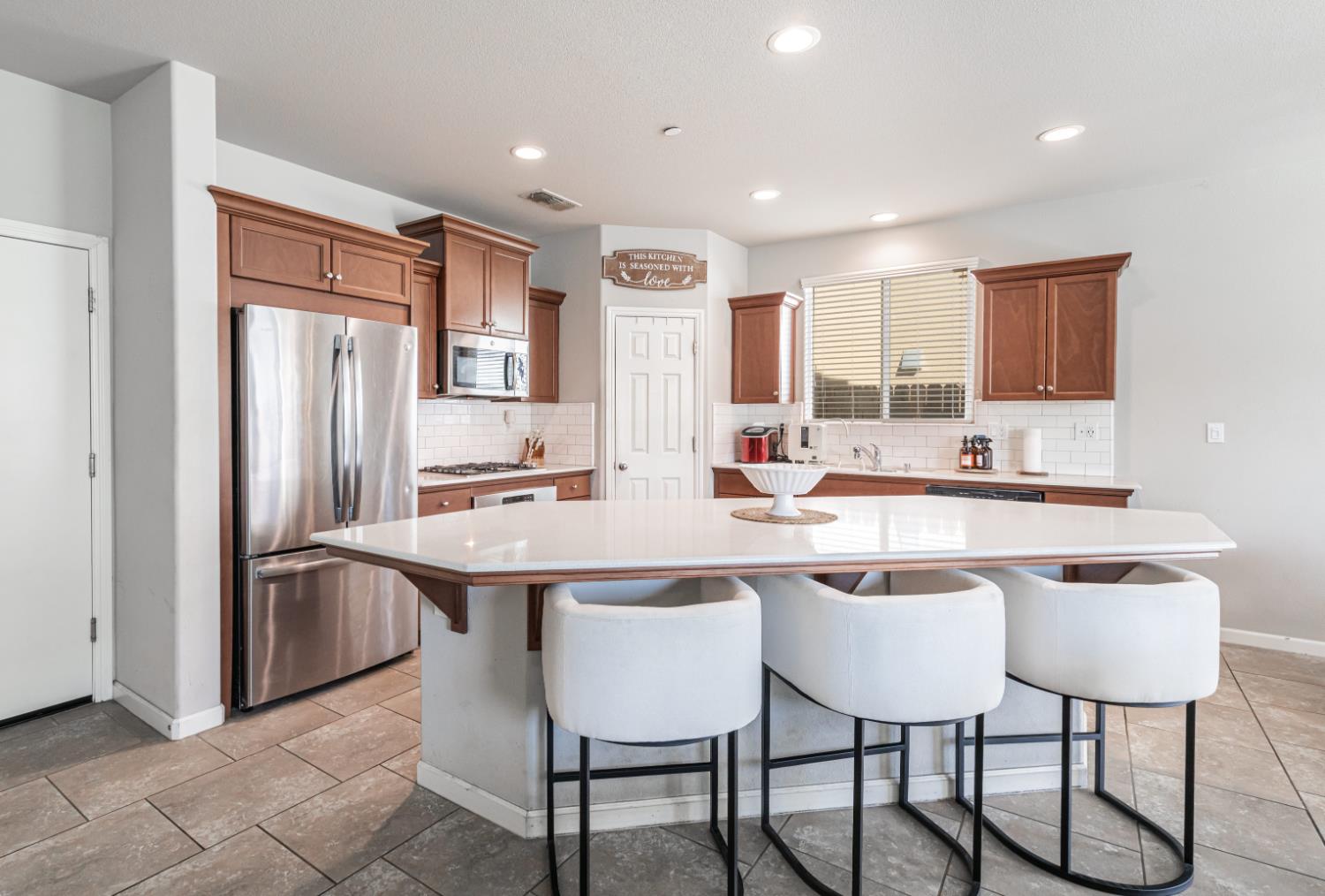 3571 Encino, Clovis, CA 93619
