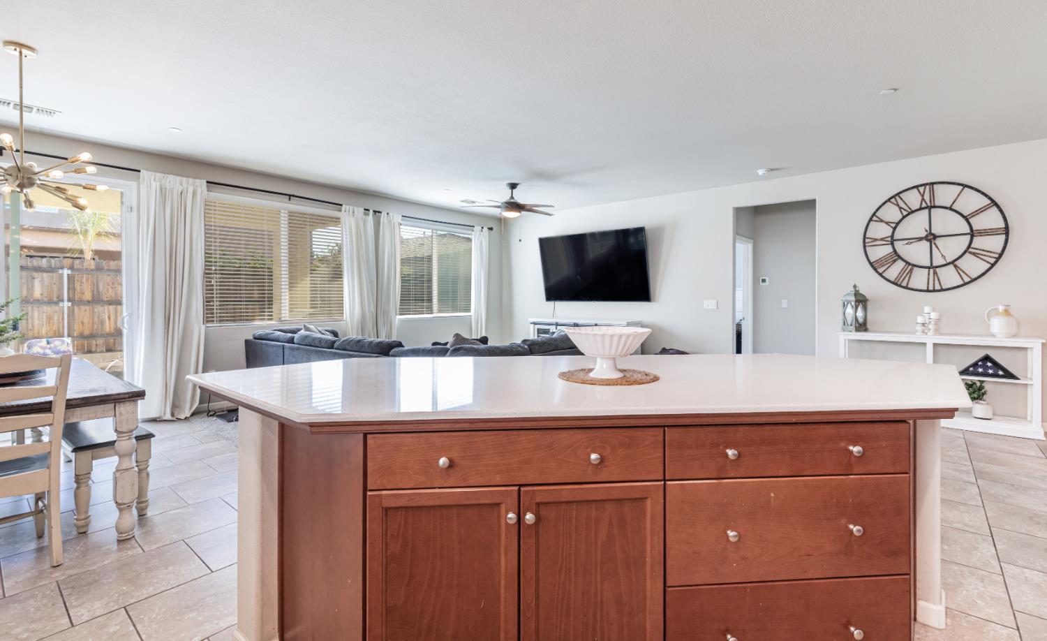 3571 Encino, Clovis, CA 93619