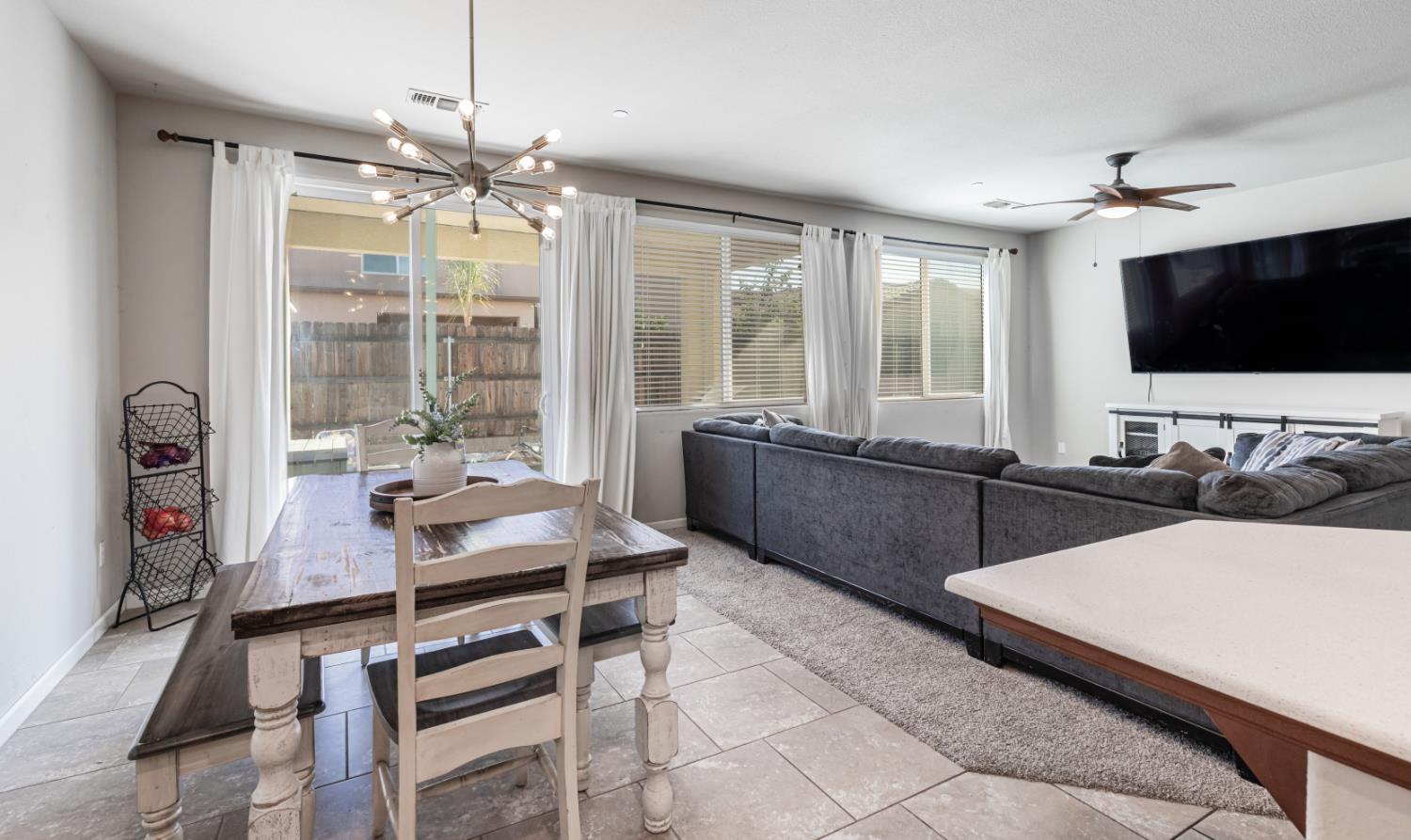 3571 Encino, Clovis, CA 93619