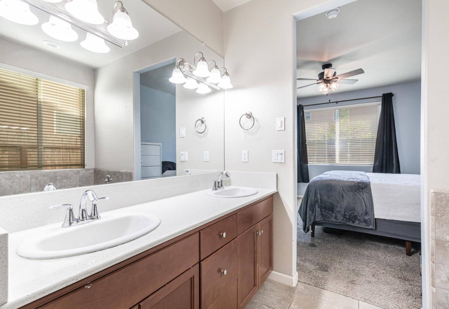 3571 Encino, Clovis, CA 93619