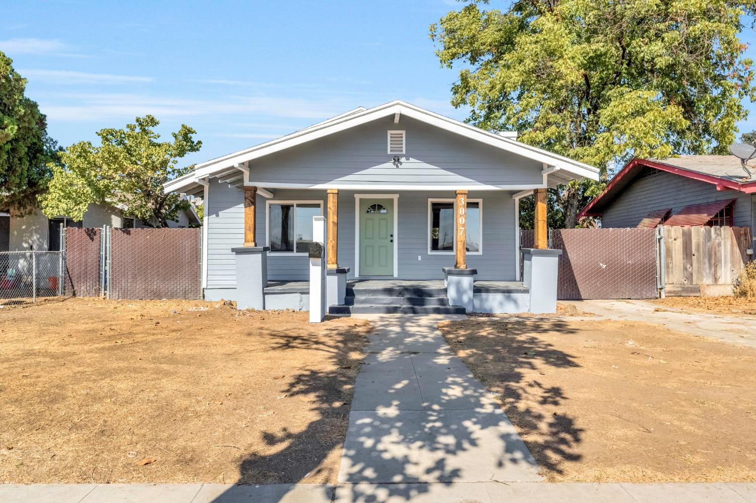 3007 E Montecito Ave, Fresno, CA 93721