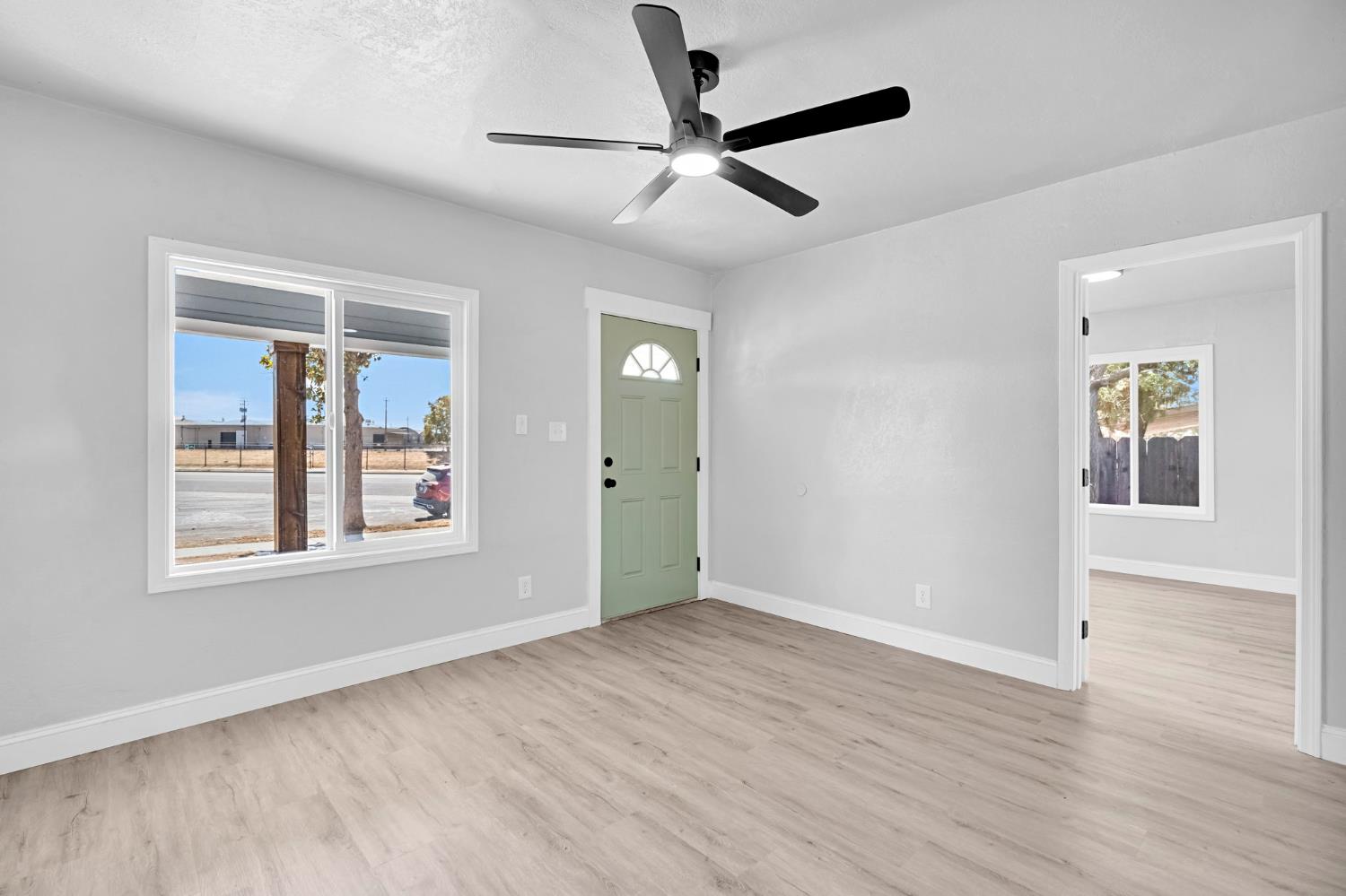 3007 E Montecito Ave, Fresno, CA 93721
