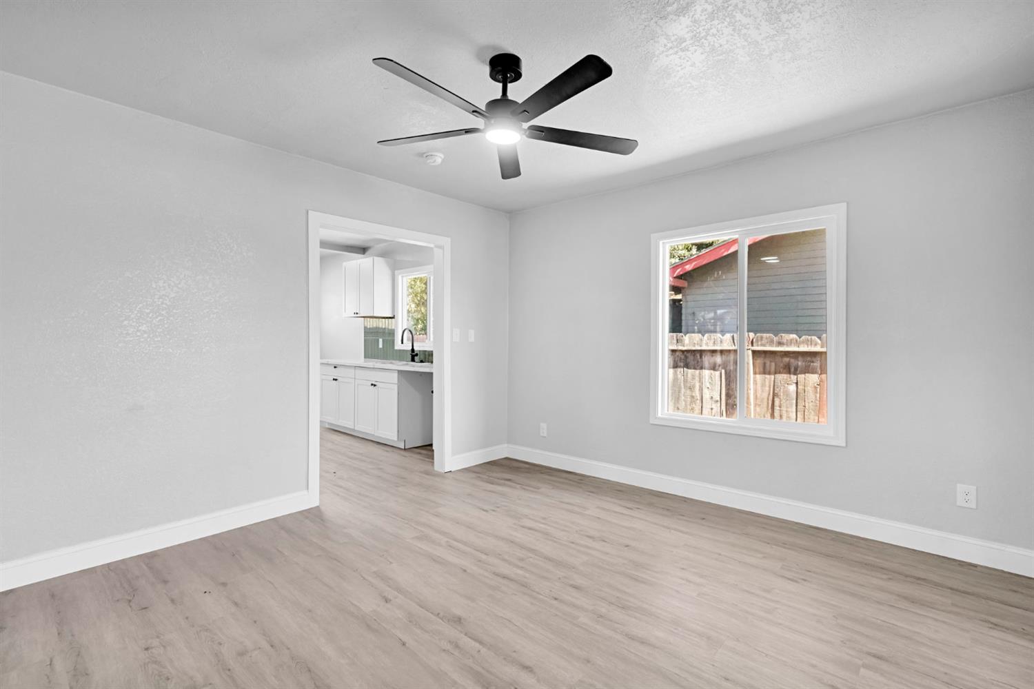 3007 E Montecito Ave, Fresno, CA 93721