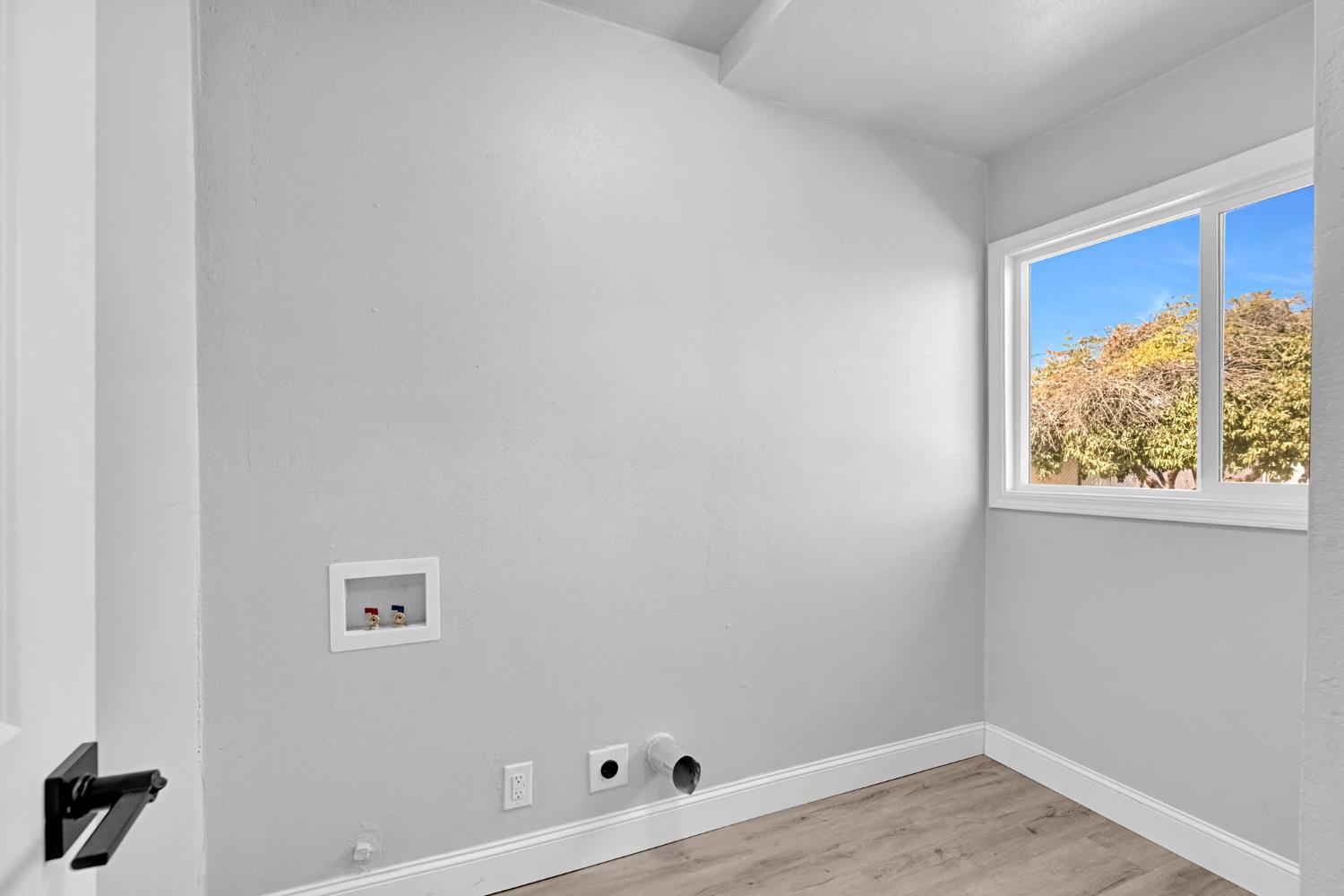 3007 E Montecito Ave, Fresno, CA 93721