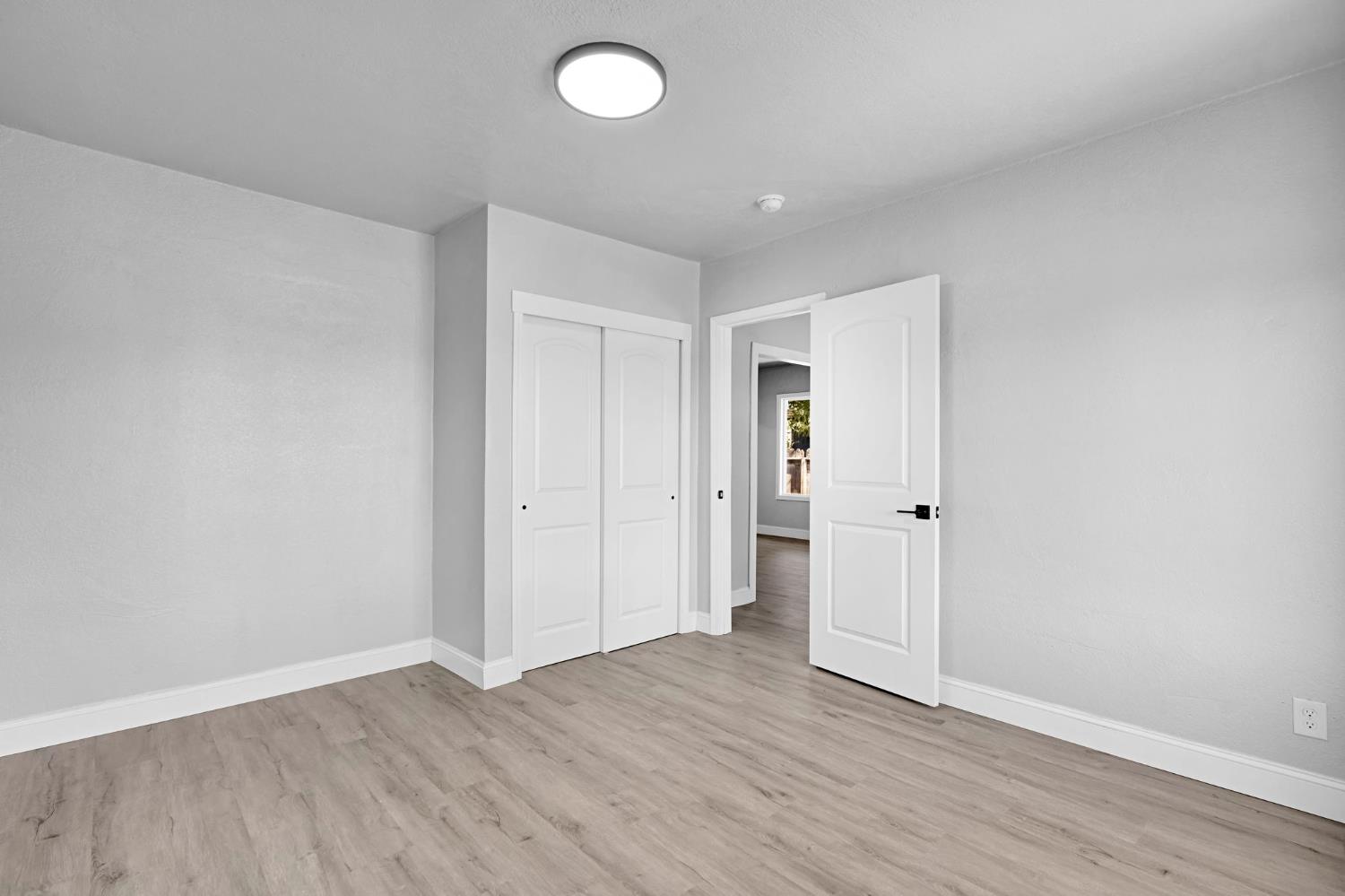 3007 E Montecito Ave, Fresno, CA 93721