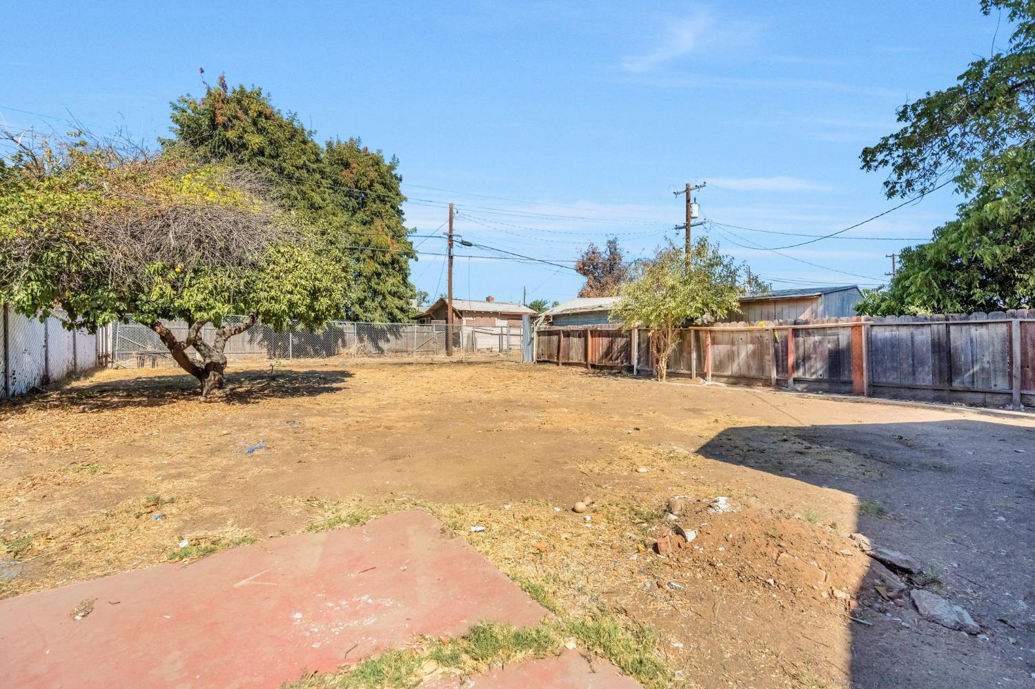 3007 E Montecito Ave, Fresno, CA 93721