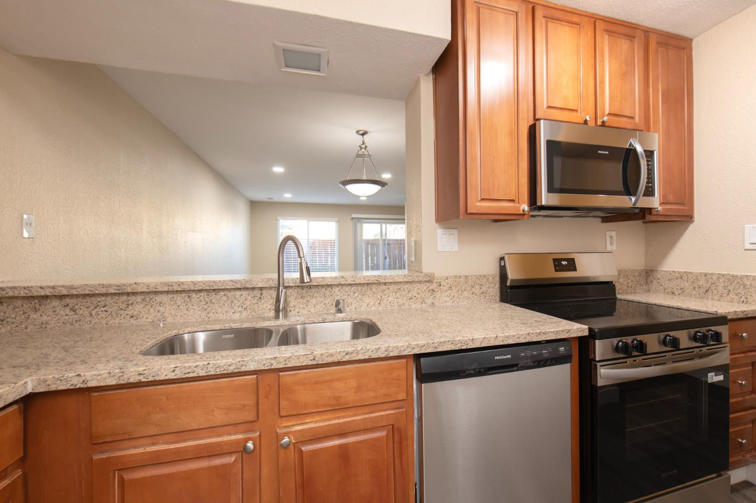 7166 N Fruit Ave #161, Fresno, CA 93711