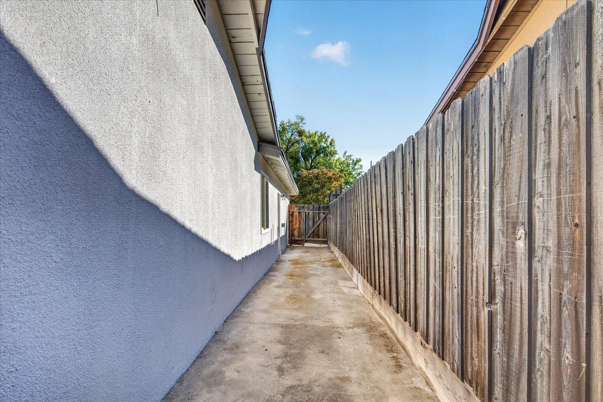 3130 W Swift Ave, Fresno, CA 93722