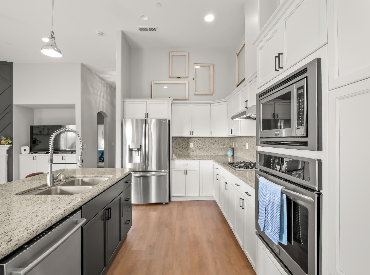 21262 Lago Bello Ln, Friant, CA 93626