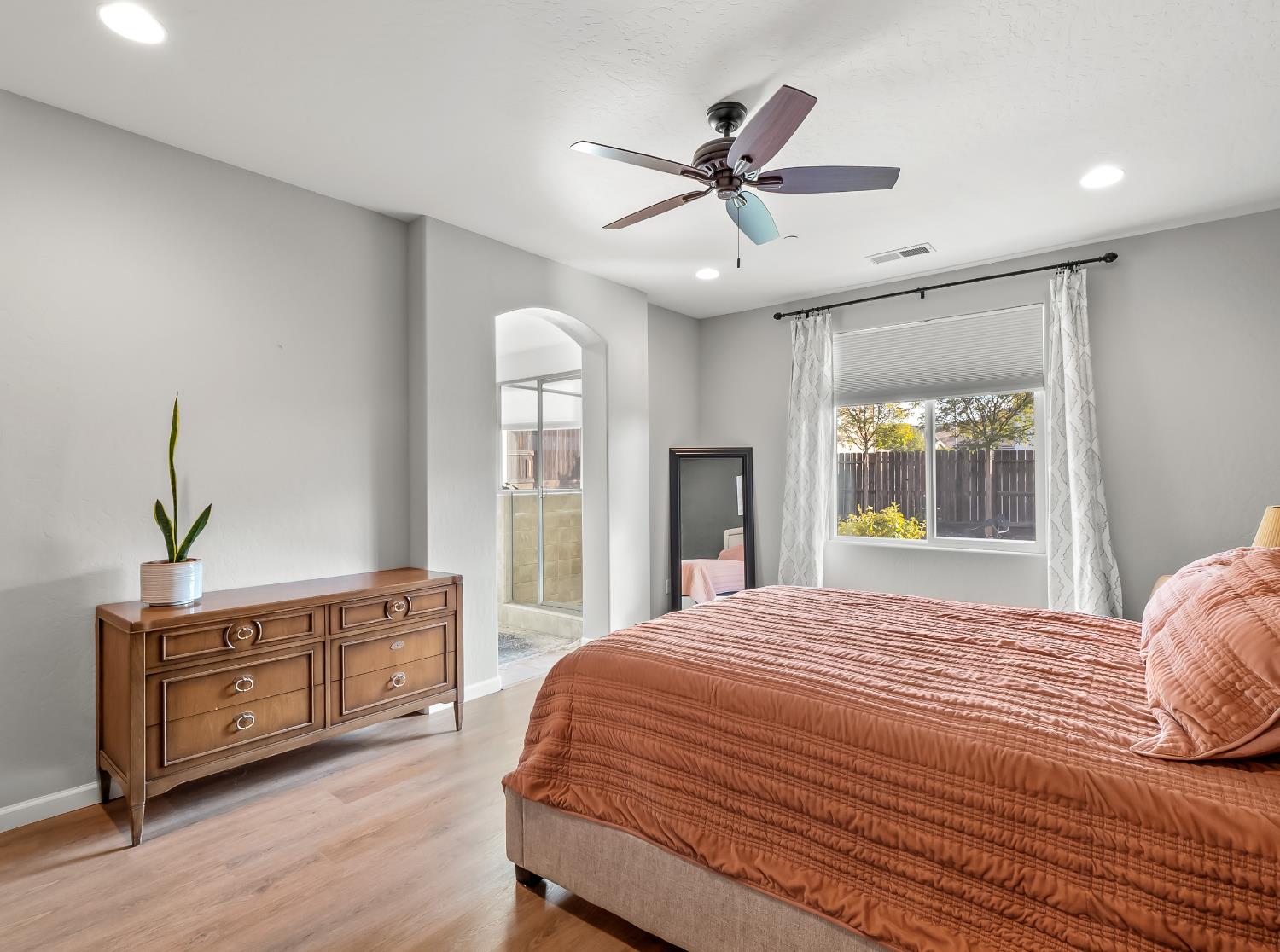 21262 Lago Bello Ln, Friant, CA 93626