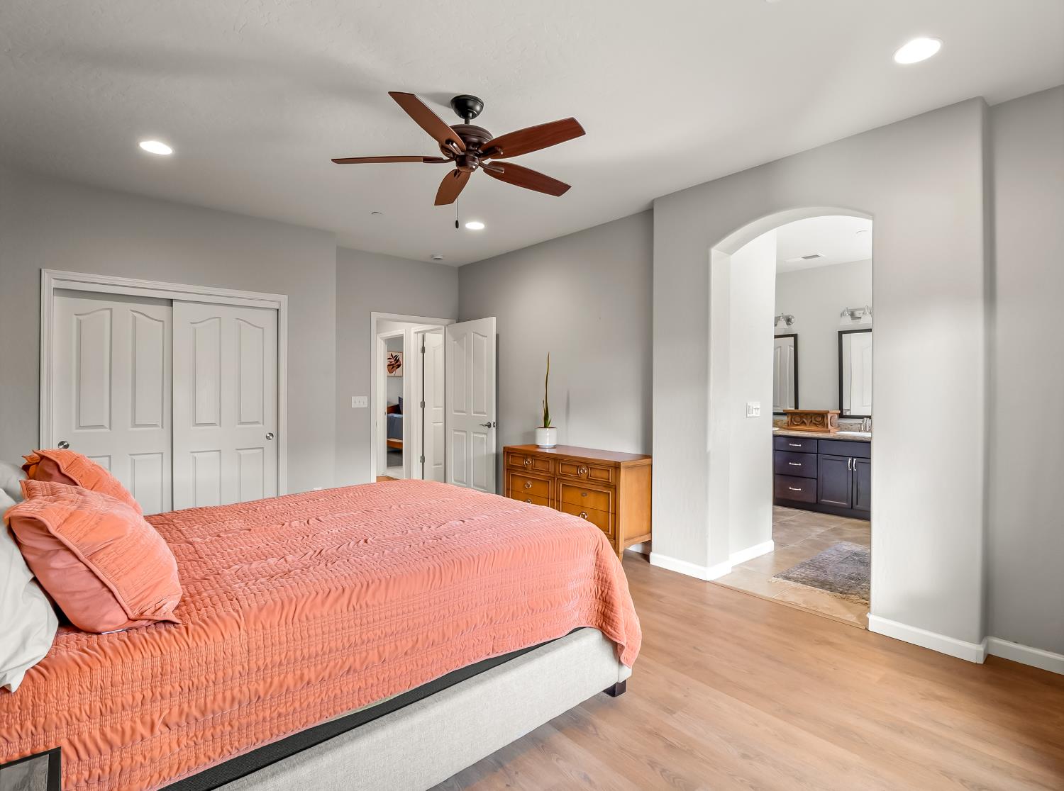 21262 Lago Bello Ln, Friant, CA 93626