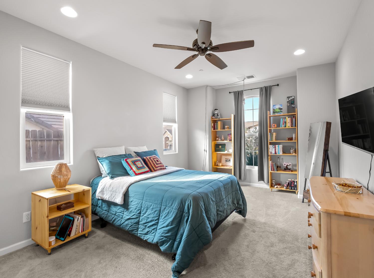 21262 Lago Bello Ln, Friant, CA 93626