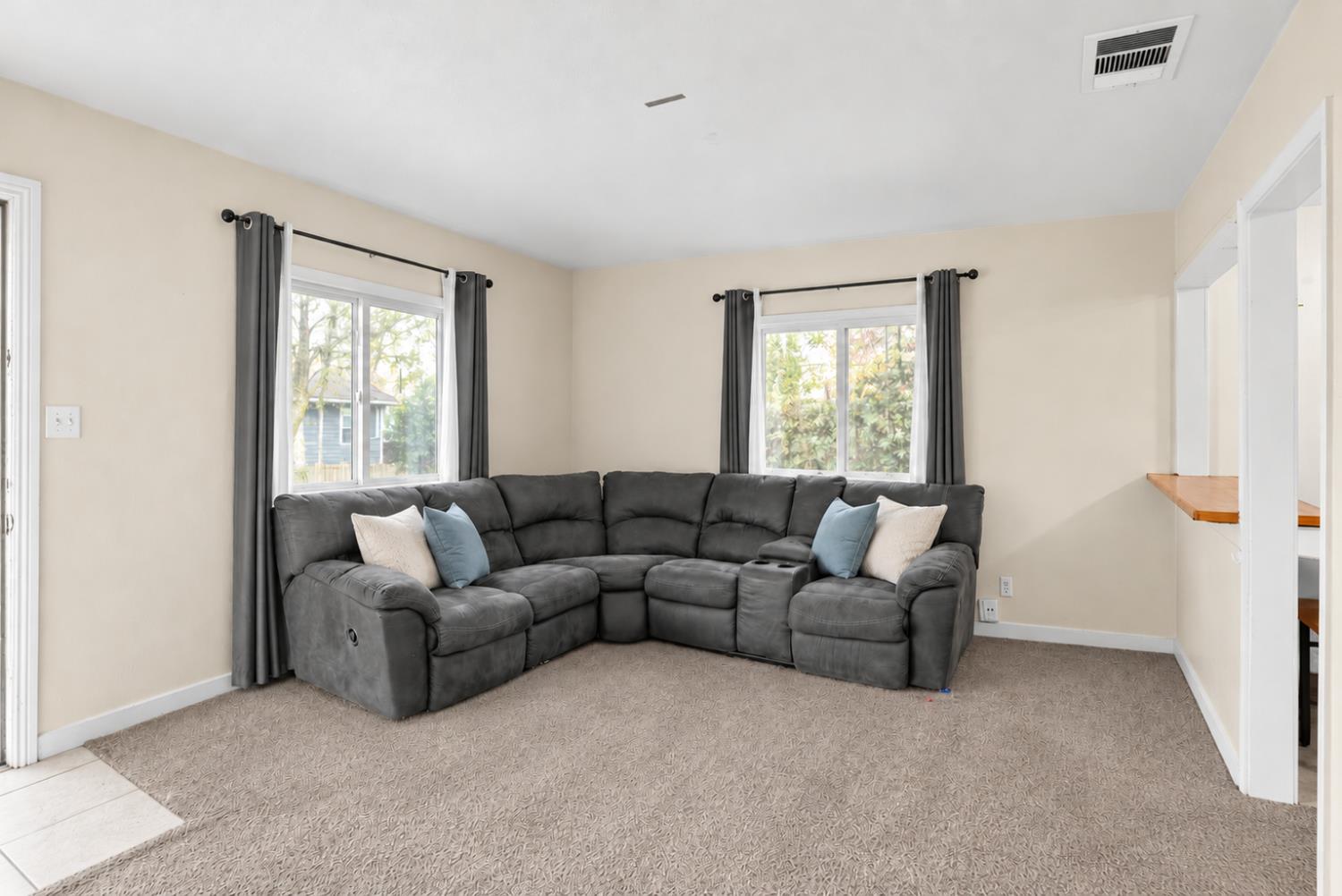 825 W Shields Ave, Fresno, CA 93705