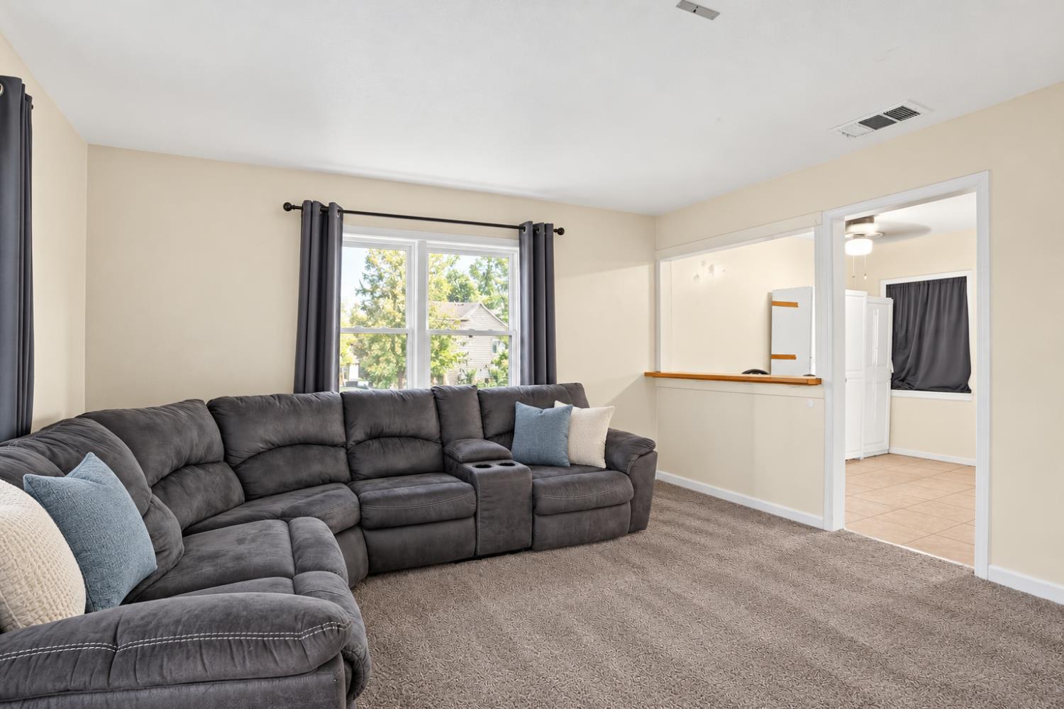 825 W Shields Ave, Fresno, CA 93705