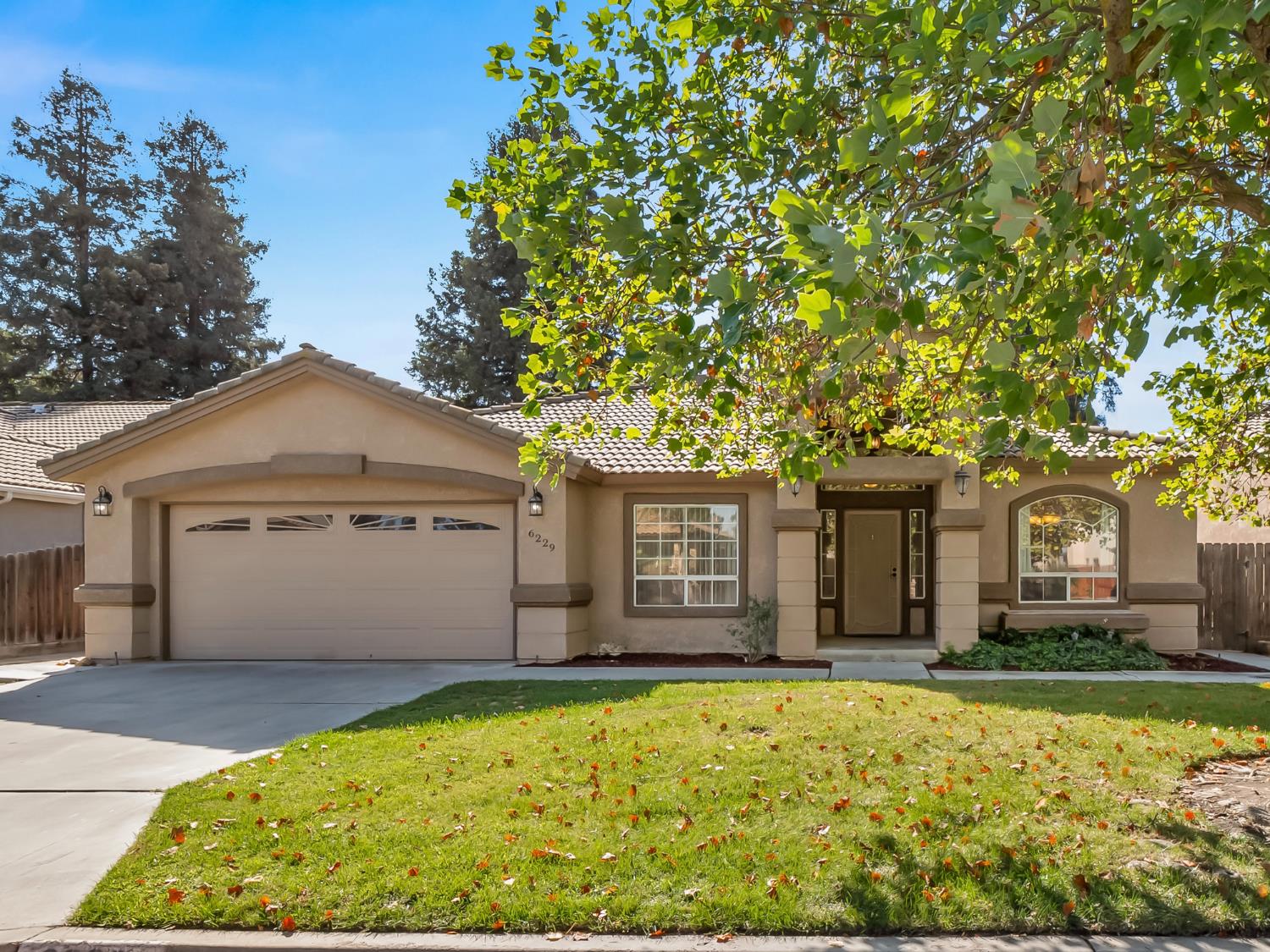 6229 W Alluvial Ave, Fresno, CA 93722