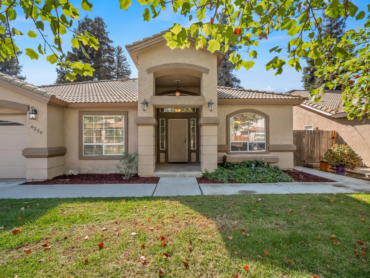 6229 W Alluvial Ave, Fresno, CA 93722