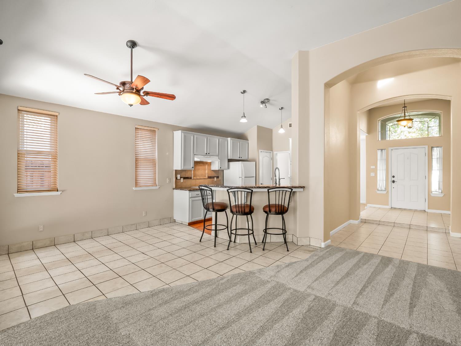 6229 W Alluvial Ave, Fresno, CA 93722
