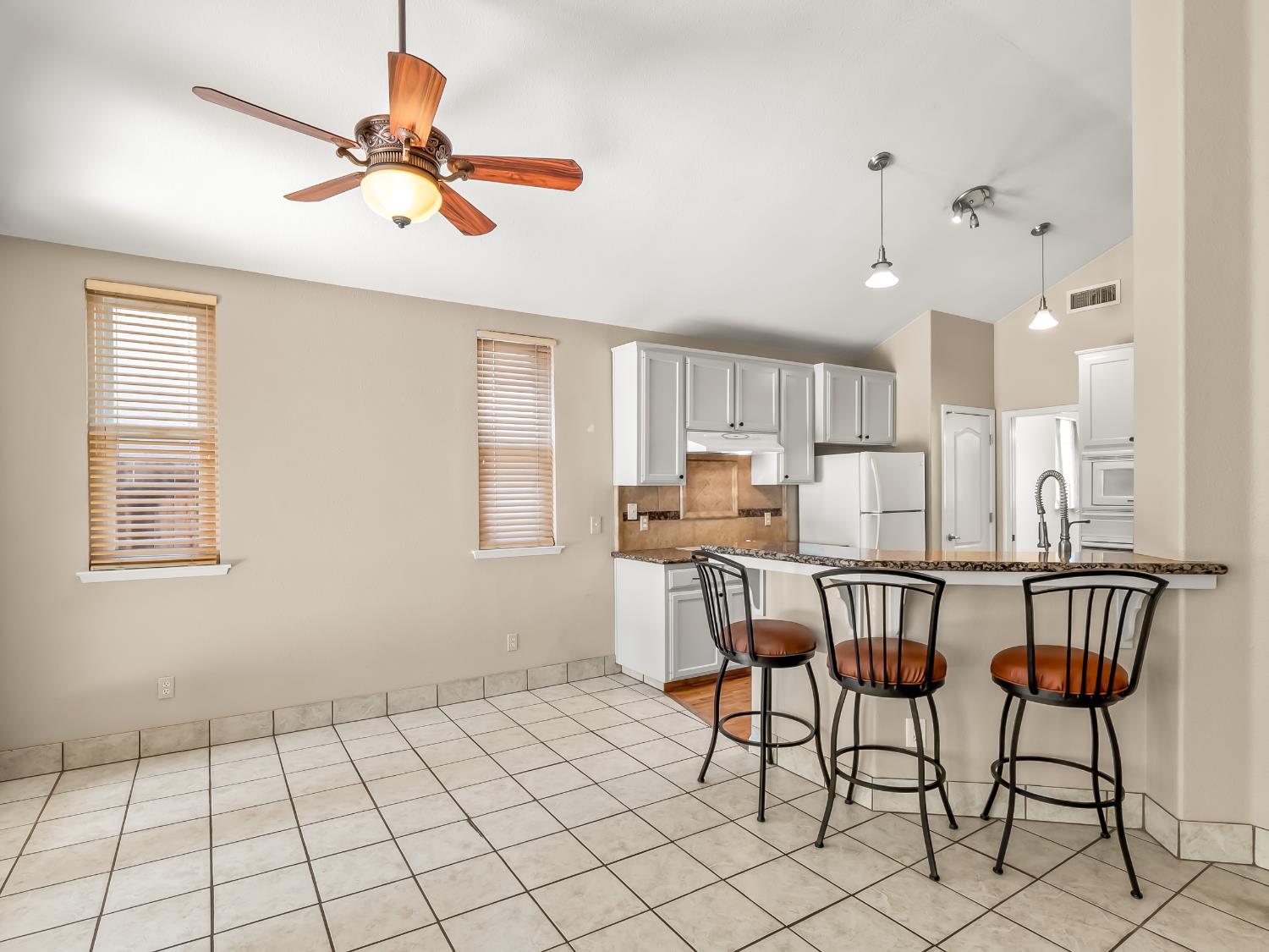 6229 W Alluvial Ave, Fresno, CA 93722