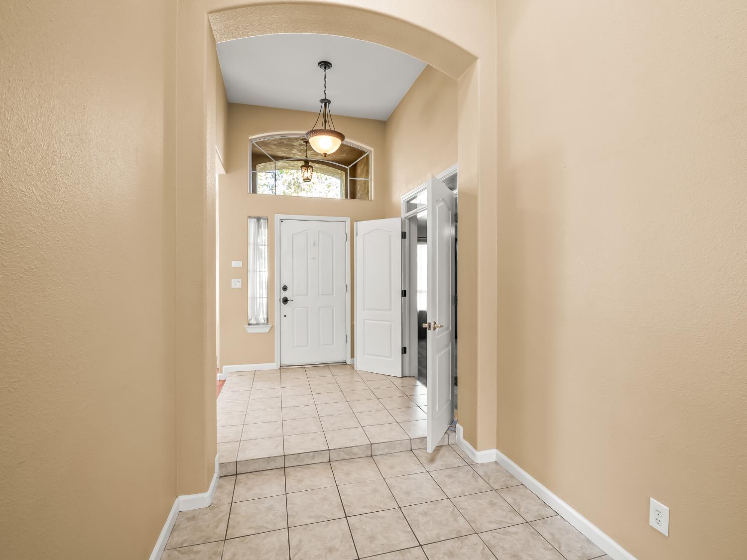 6229 W Alluvial Ave, Fresno, CA 93722