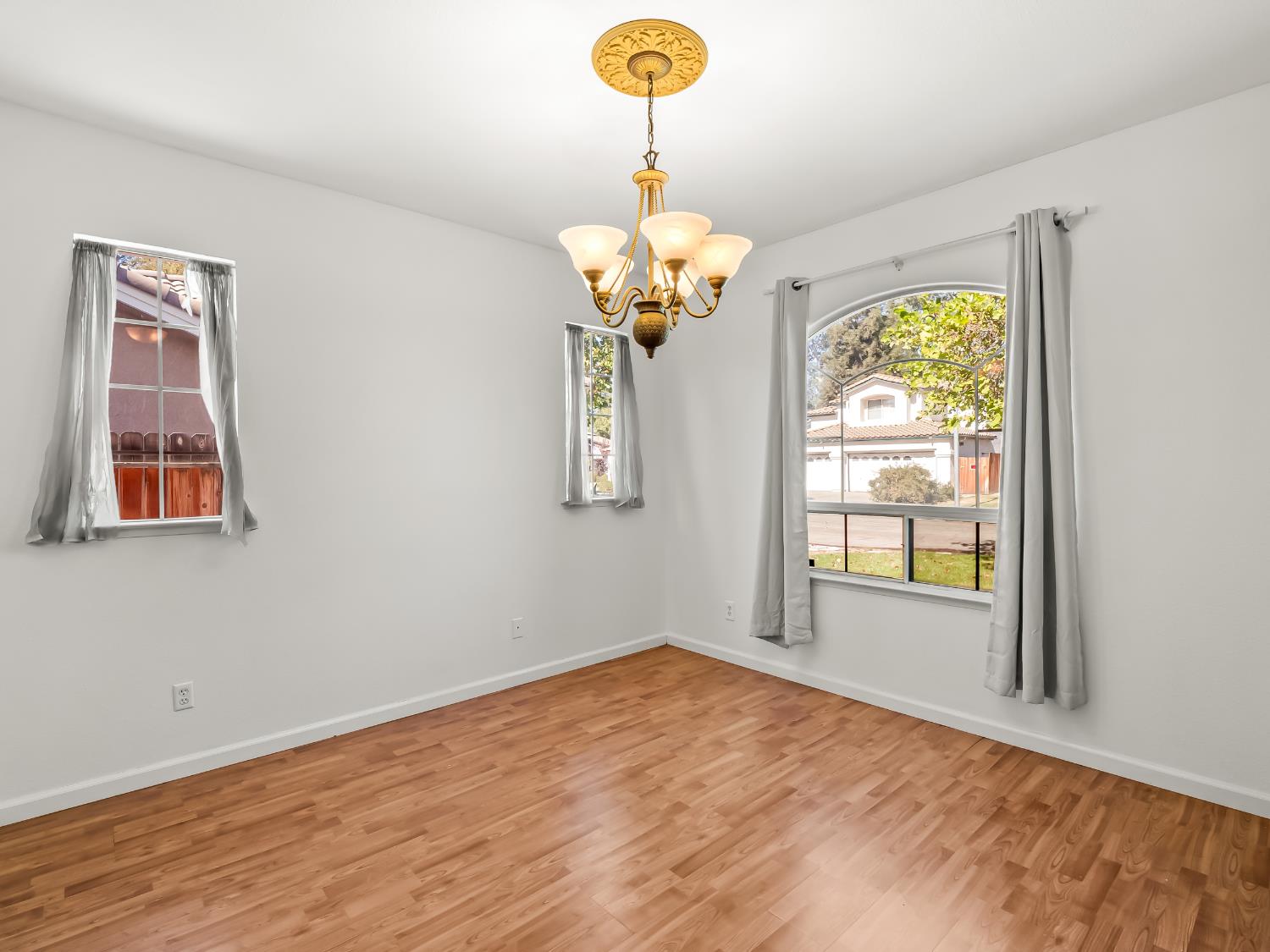 6229 W Alluvial Ave, Fresno, CA 93722