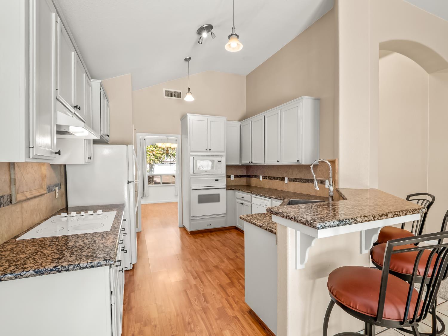 6229 W Alluvial Ave, Fresno, CA 93722