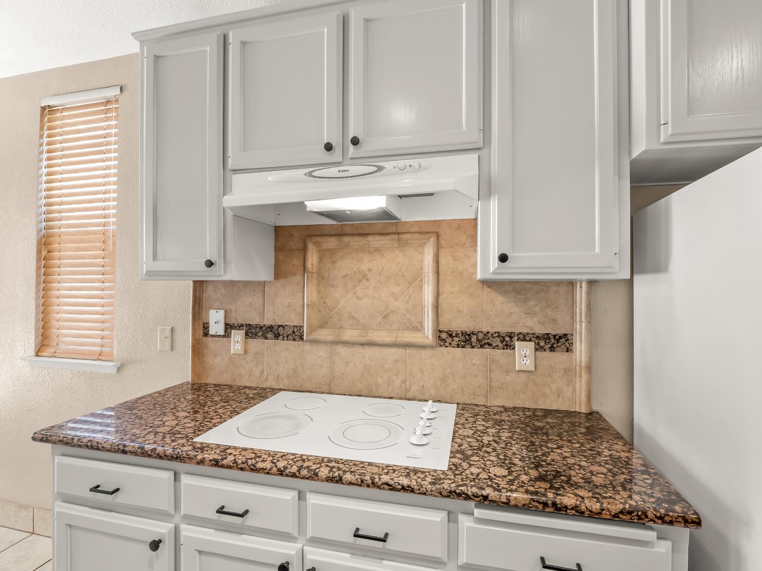 6229 W Alluvial Ave, Fresno, CA 93722