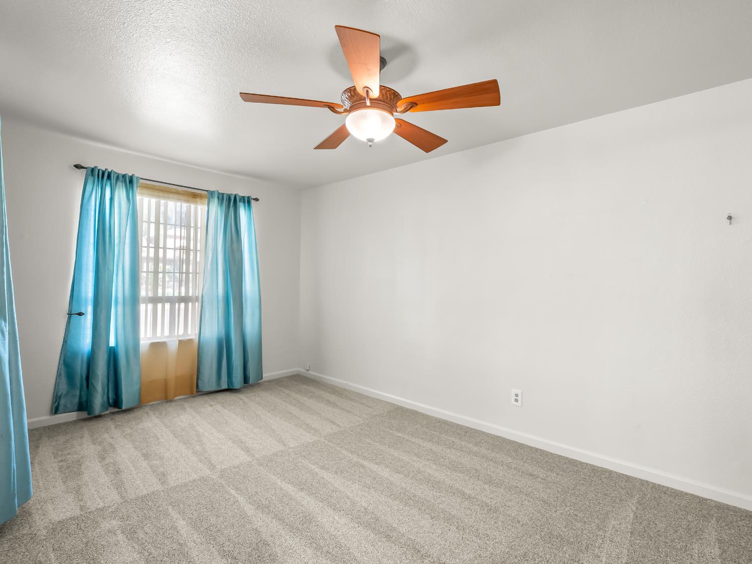 6229 W Alluvial Ave, Fresno, CA 93722