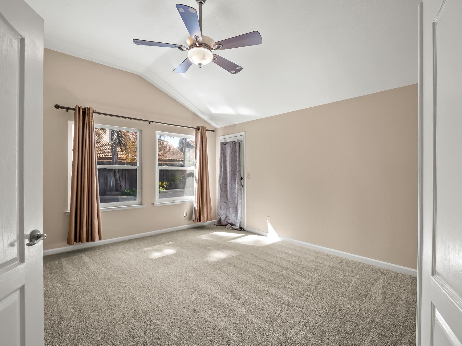 6229 W Alluvial Ave, Fresno, CA 93722