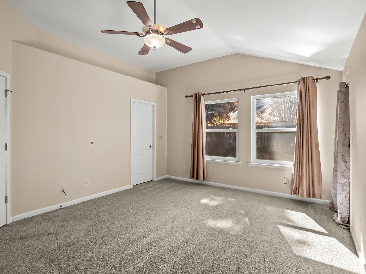6229 W Alluvial Ave, Fresno, CA 93722
