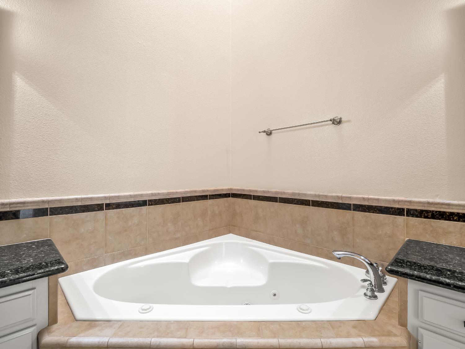 6229 W Alluvial Ave, Fresno, CA 93722