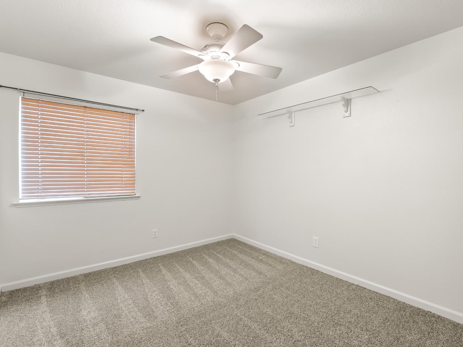6229 W Alluvial Ave, Fresno, CA 93722
