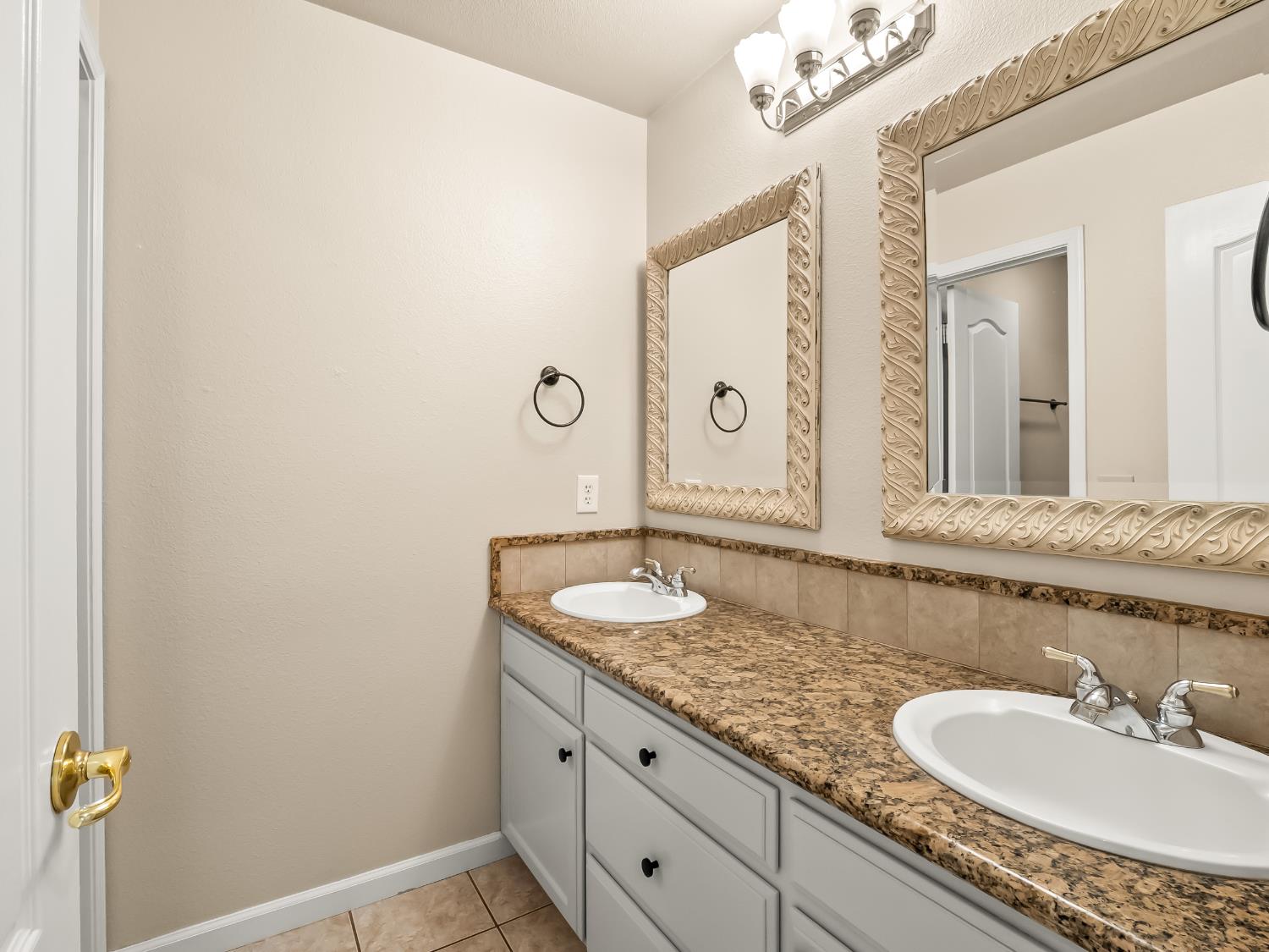 6229 W Alluvial Ave, Fresno, CA 93722