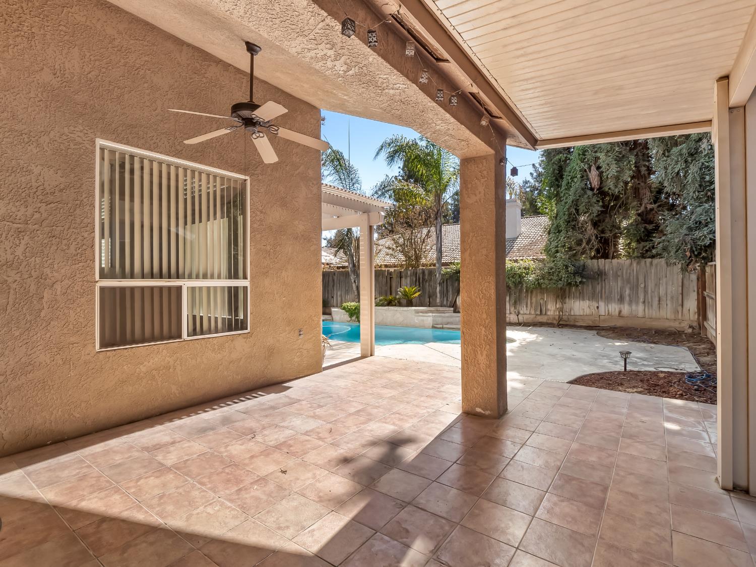 6229 W Alluvial Ave, Fresno, CA 93722
