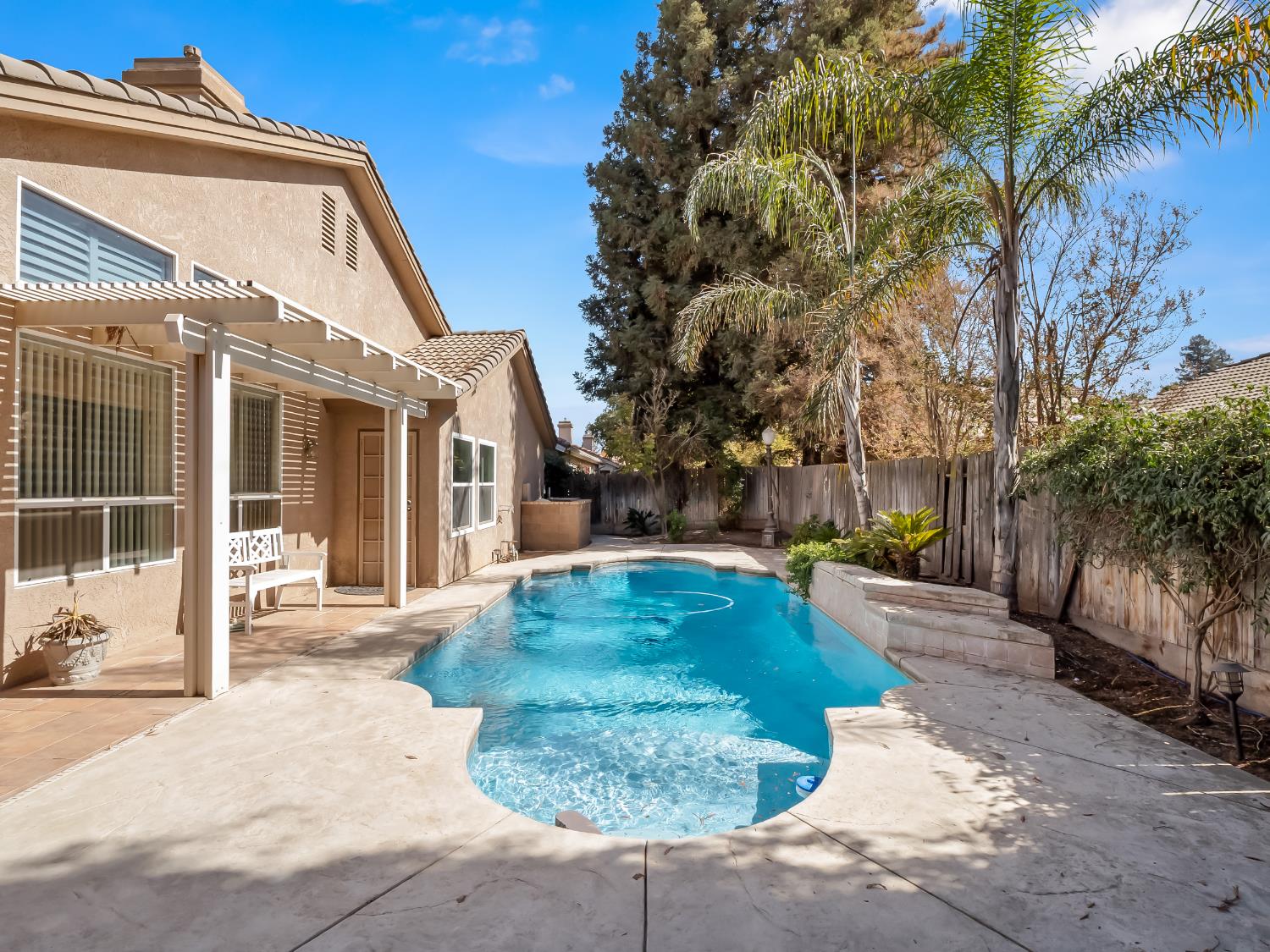 6229 W Alluvial Ave, Fresno, CA 93722