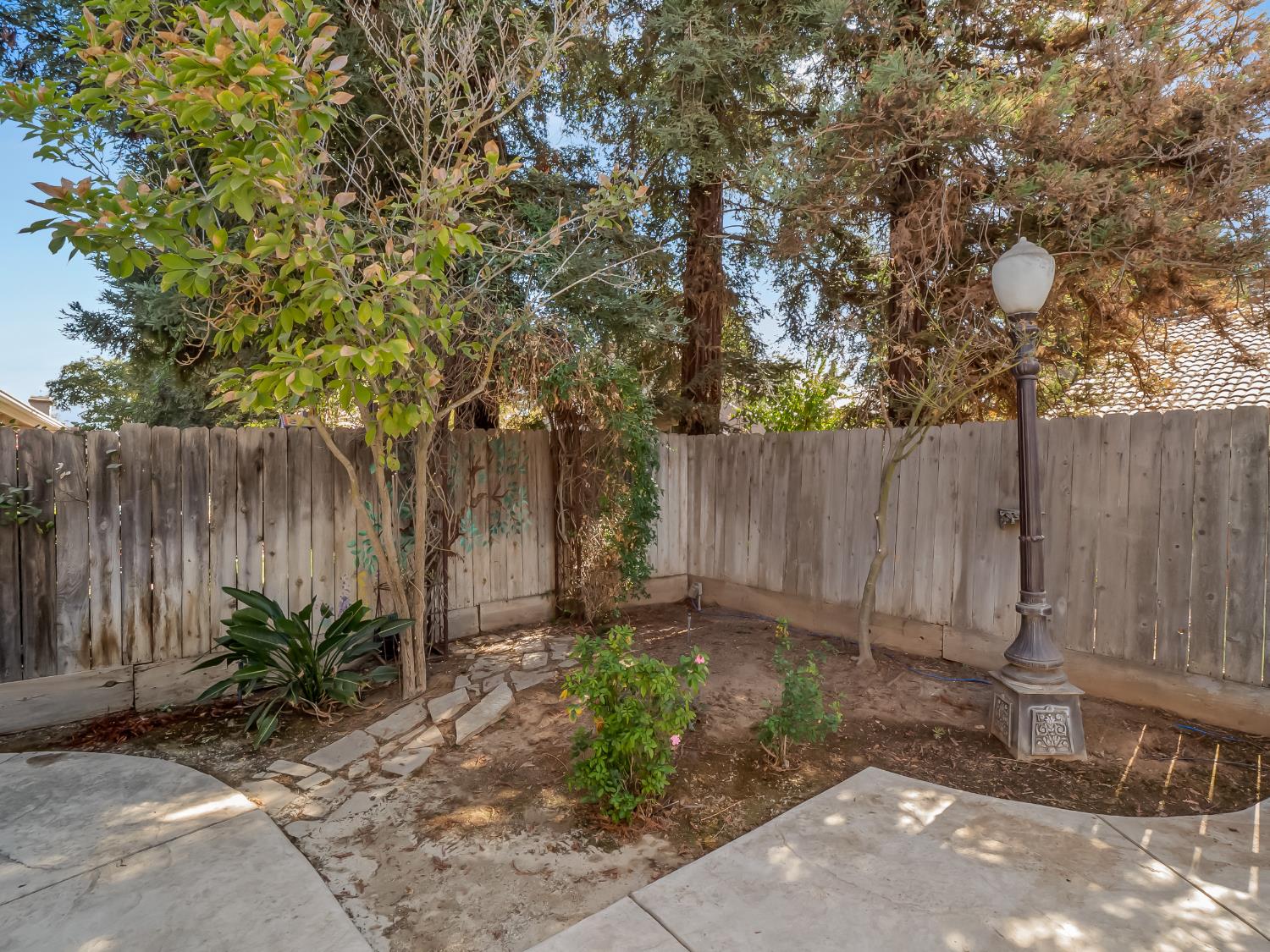 6229 W Alluvial Ave, Fresno, CA 93722