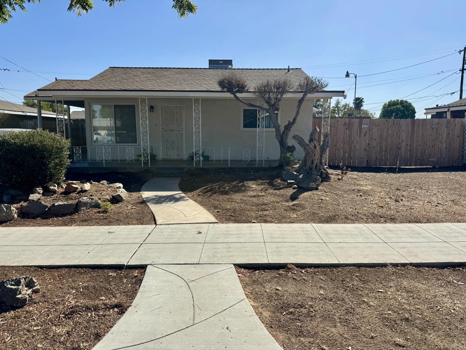 4774 E Hammond Ave, Fresno, CA 93703